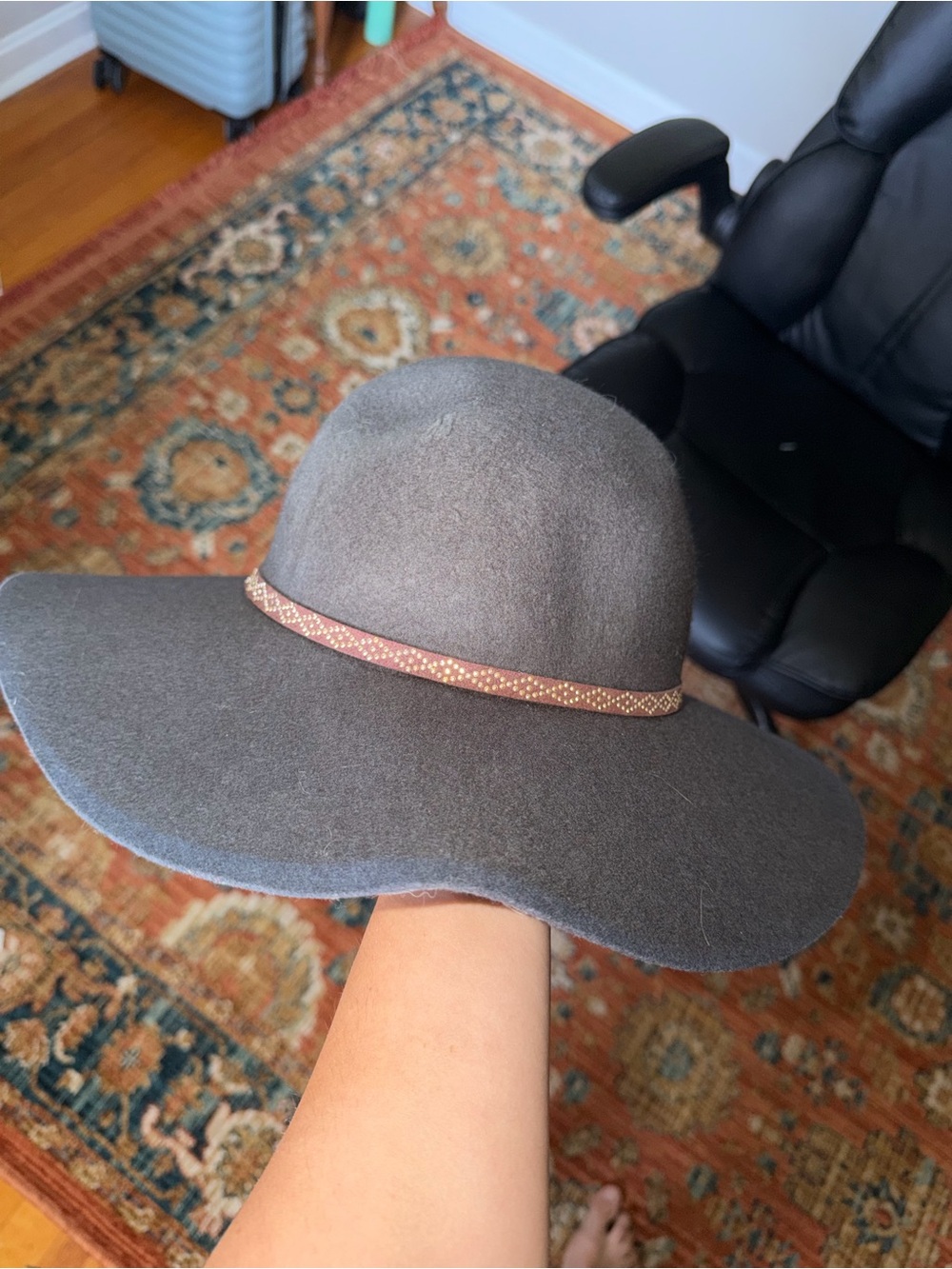 Green Wide-Brim Wool Floppy Hat with Decorative Band